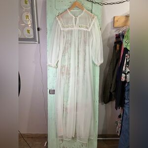 Women’s vintage Sheer White Long Sleeve  lace embellished robe